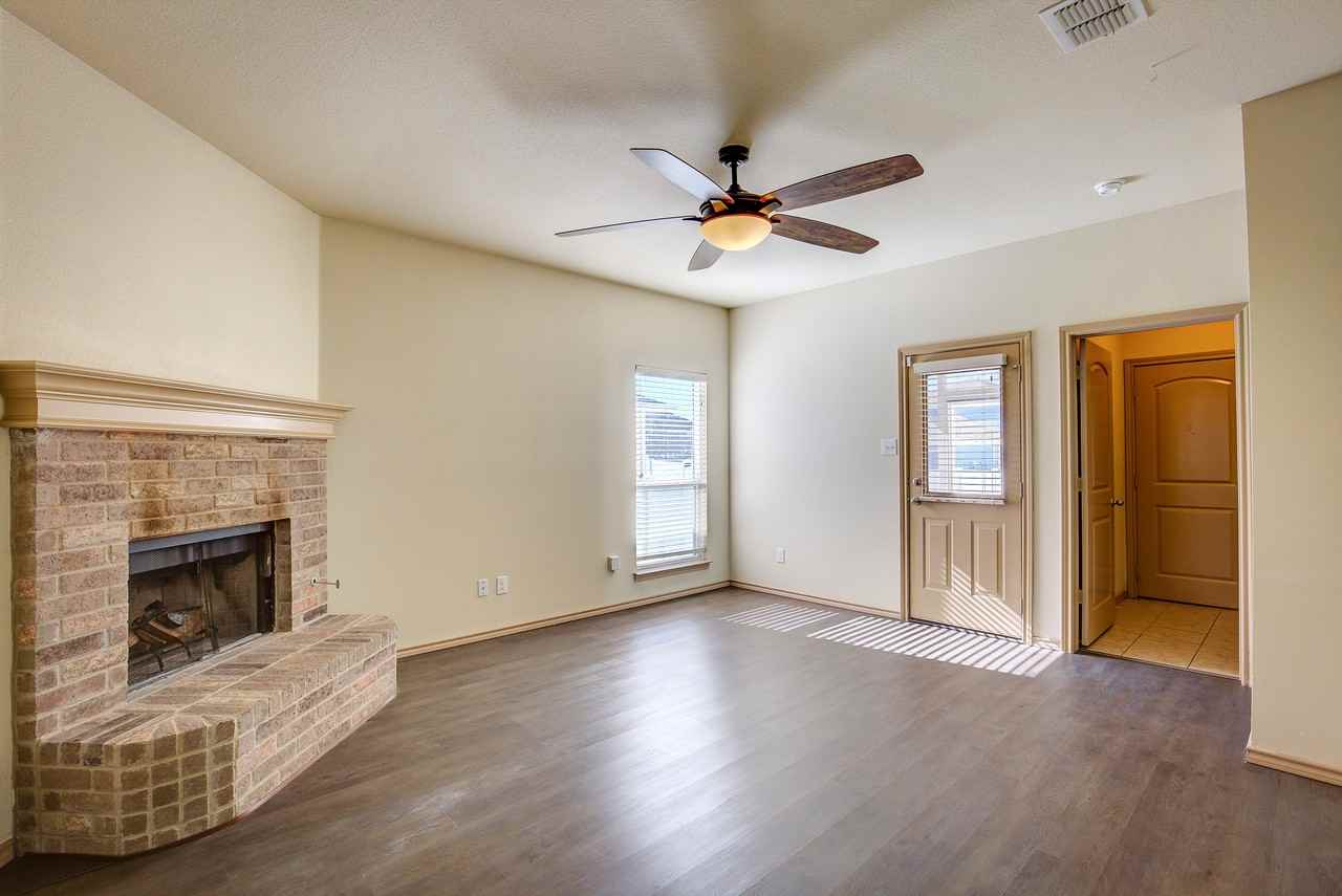 10953 Caldwell Ln - Photo 7 of 40