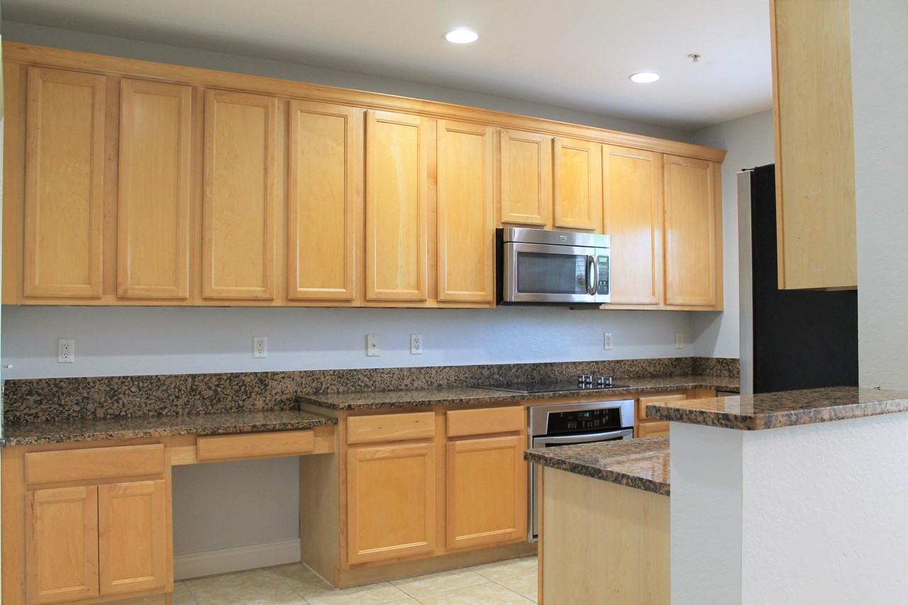 531 S Federal Hwy #17 - Photo 5 of 26