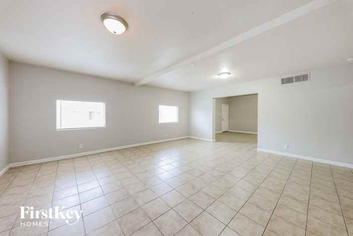 3641 W La Salle St - Photo 3 of 16