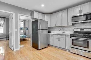 featured image of 33 N Oxford St #1