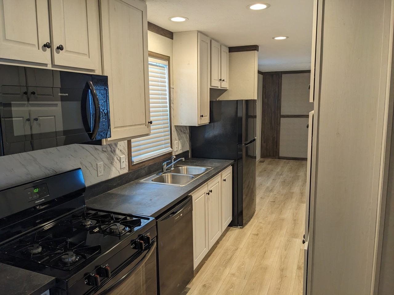 300 Forrest Ave #95 - Photo 2 of 9