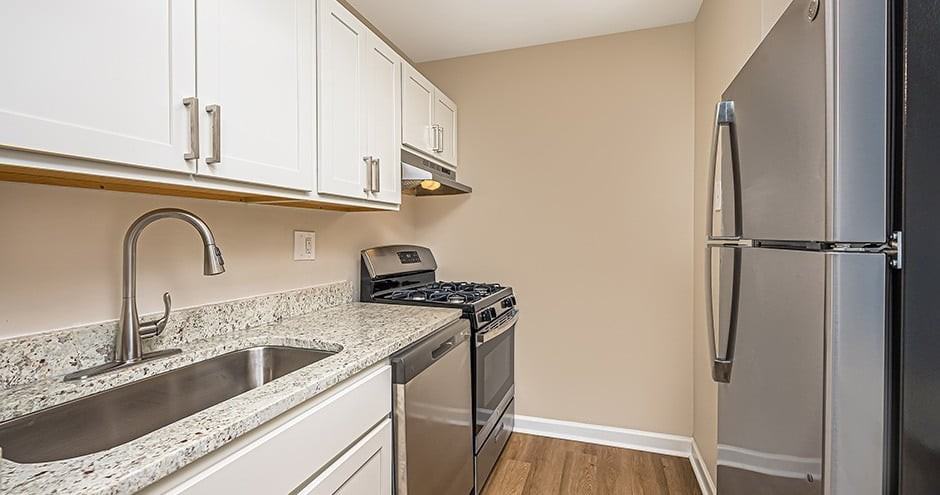 Prentiss Creek at Downers Grove Apartments - Photo 7 of 34
