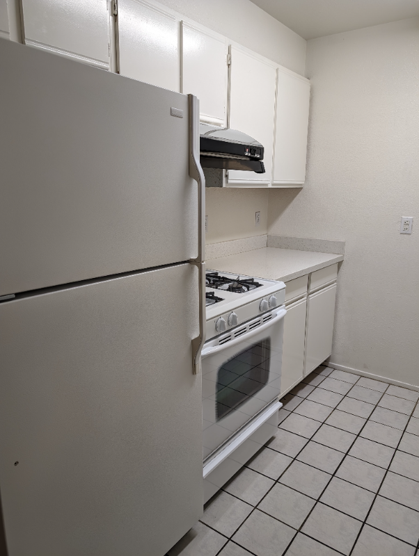 686 10th St #7 - Photo 2 of 17