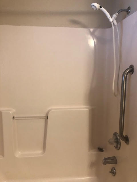 401 3rd Ave Sw #6 - Photo 3 of 9