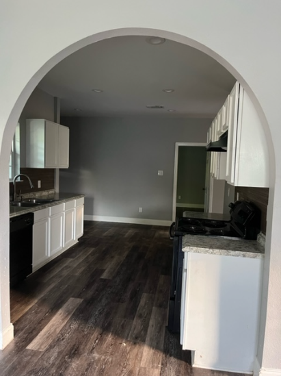 706 Freeman St - Photo 2 of 6