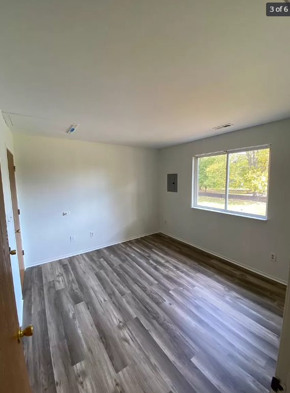 1072 Summer St #4A - Photo 3 of 6