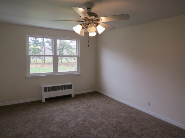 25 Carolyn Ter #B - Photo 3 of 30