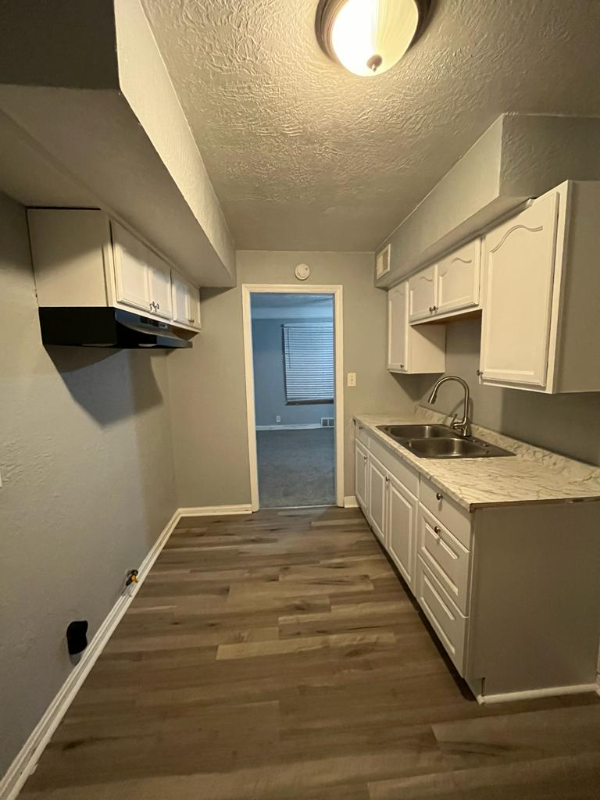 20900 Crystal Ave - Photo 2 of 8