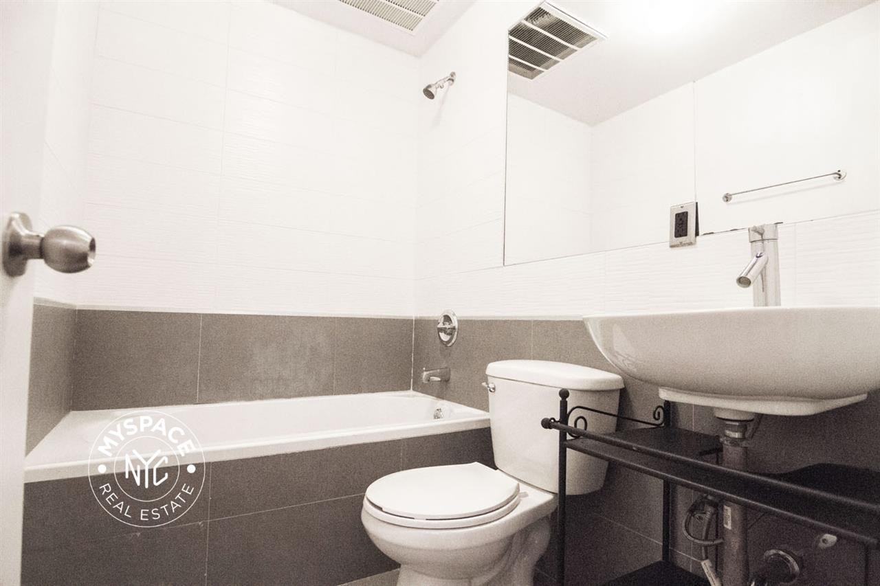 885 Saint Johns Pl #7 - Photo 6 of 7