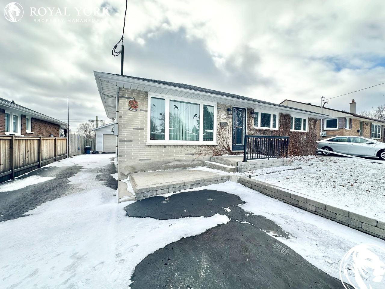 373 Welland Ave - Photo 3 of 43