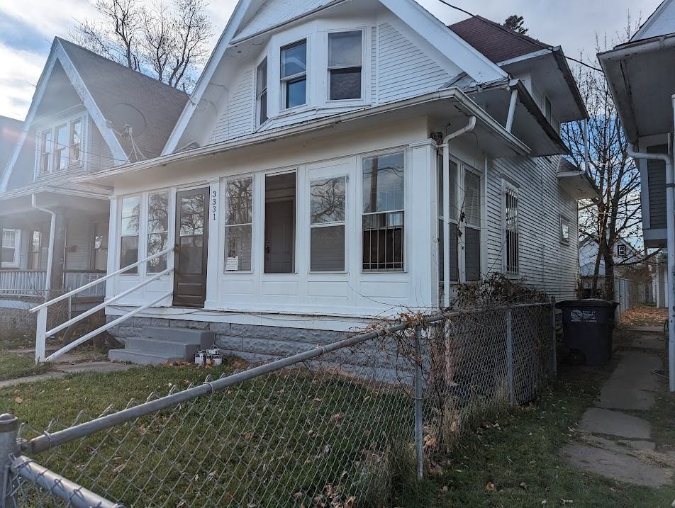 3331 Glenwood Ave #NA - Photo 2 of 17