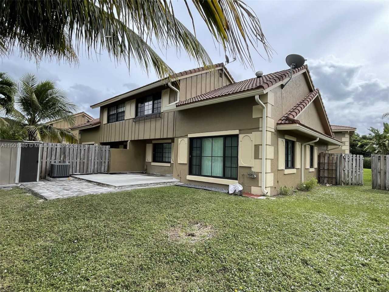 2652 Riverside Dr #2652 - Photo 2 of 37