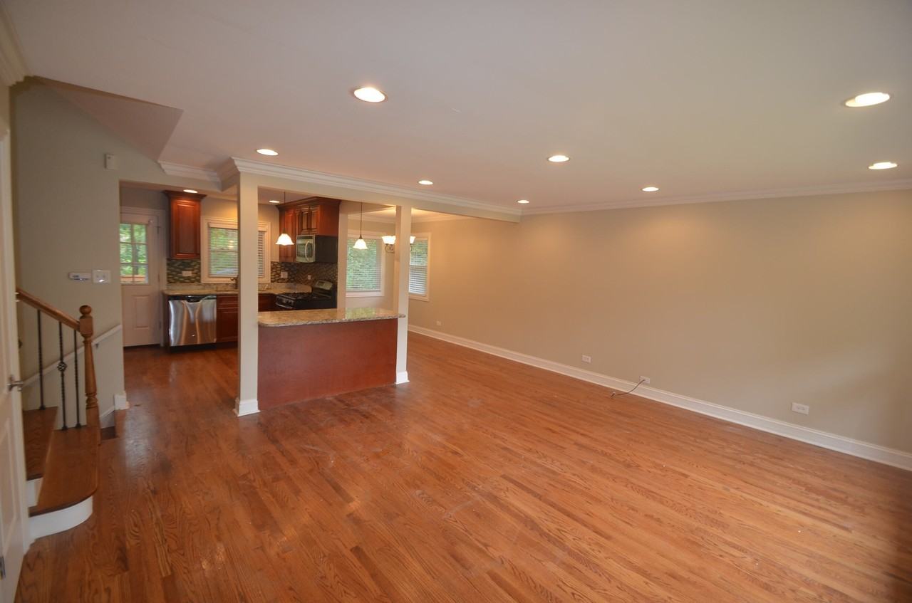 701 Vinewood Ave - Photo 3 of 9