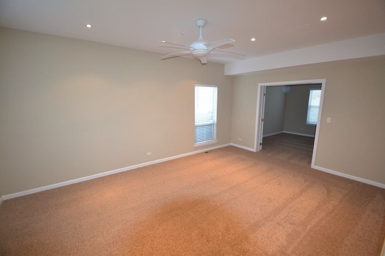 1240 Sandpiper Ct - Photo 2 of 16