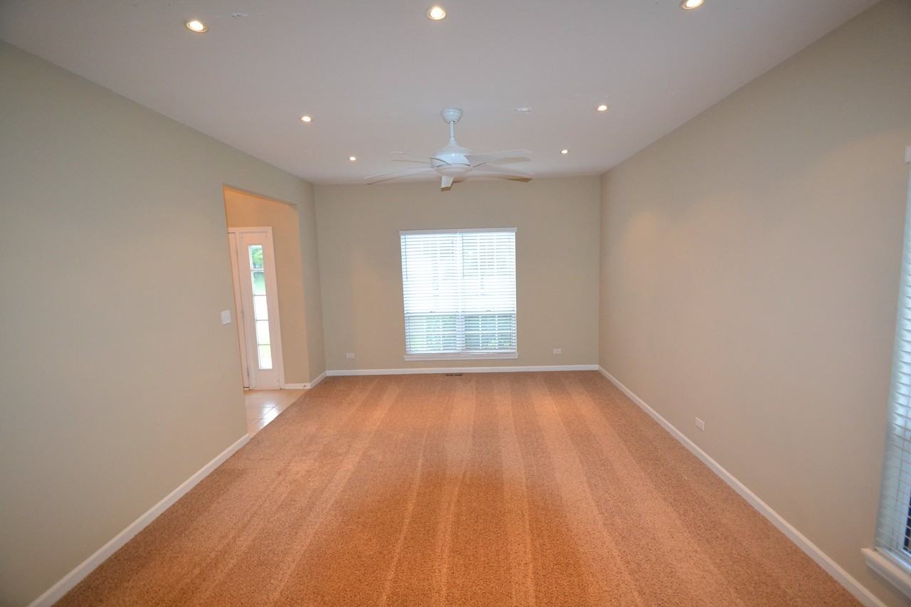 1240 Sandpiper Ct - Photo 3 of 16