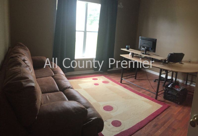 1745 Dunn Cove Dr - Photo 3 of 10