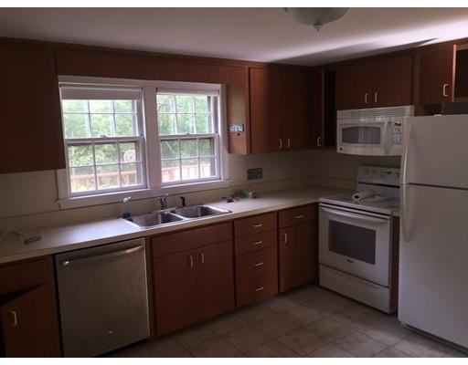 473 Lowell St - Photo 3 of 8