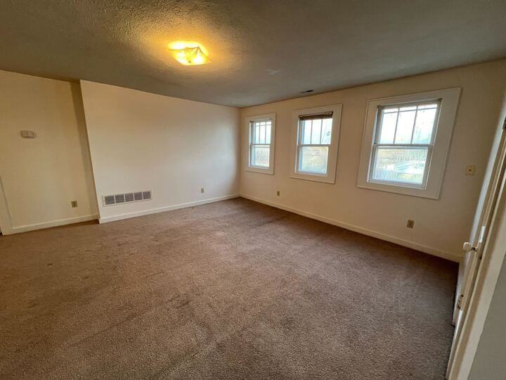 355 North Oak Street #C - Photo 2 of 28