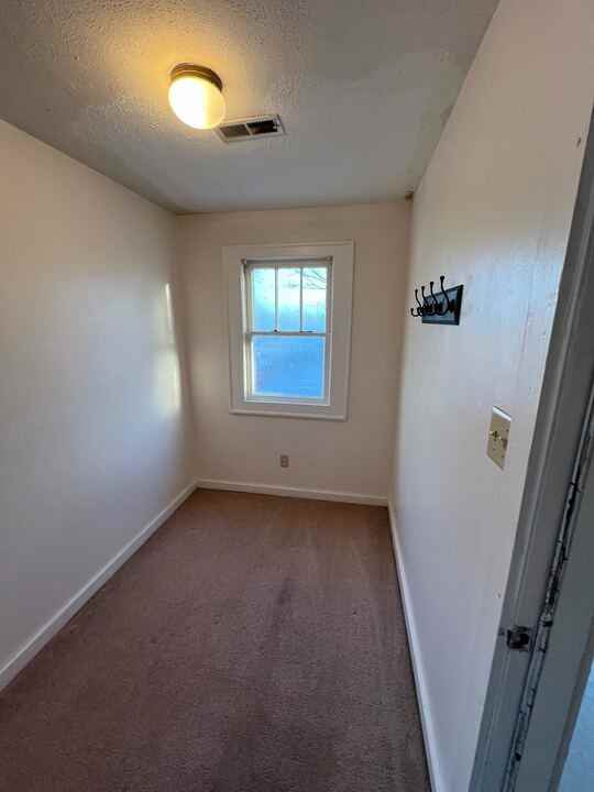 355 North Oak Street #C - Photo 4 of 28