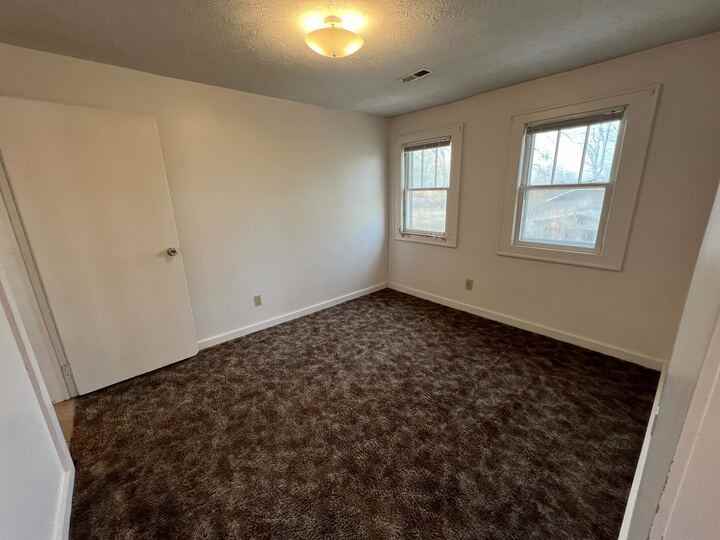 355 North Oak Street #C - Photo 7 of 28