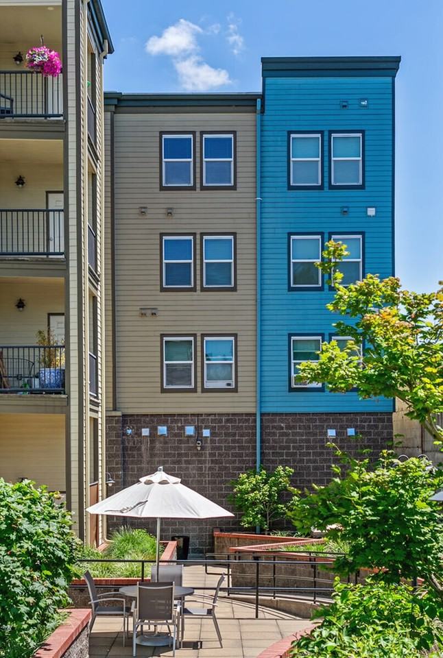 3rd Central - Photo 5 of 50