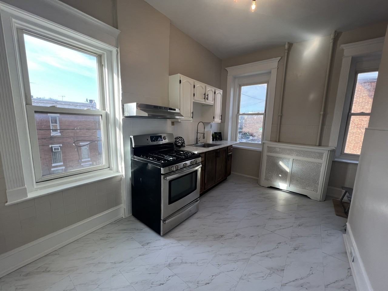 5747 Wyalusing Ave - Photo 2 of 10