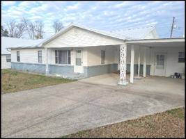 featured image of 1202 N Holly St