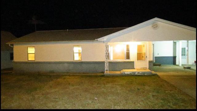 1202 N Holly St - Photo 2 of 10