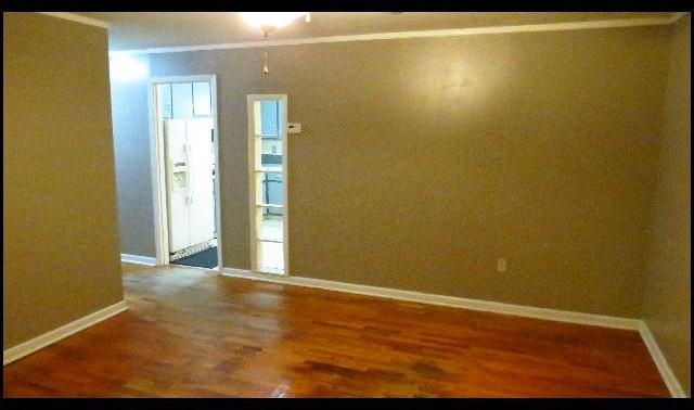 1202 N Holly St - Photo 4 of 10