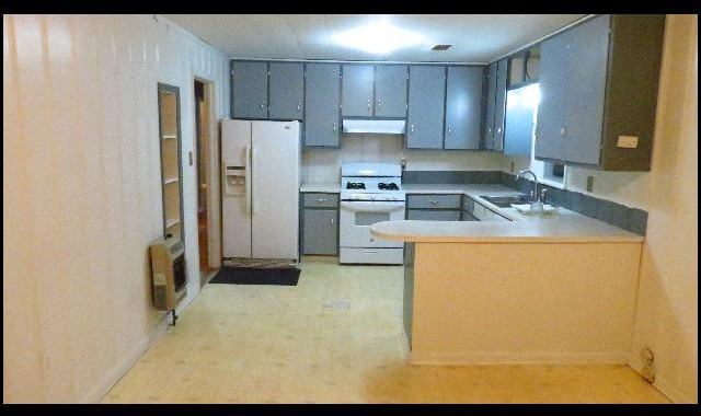 1202 N Holly St - Photo 5 of 10