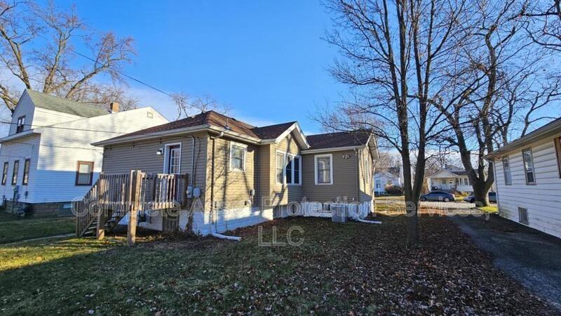 8936 Richard St - Photo 2 of 18