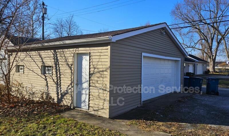 8936 Richard St - Photo 3 of 18