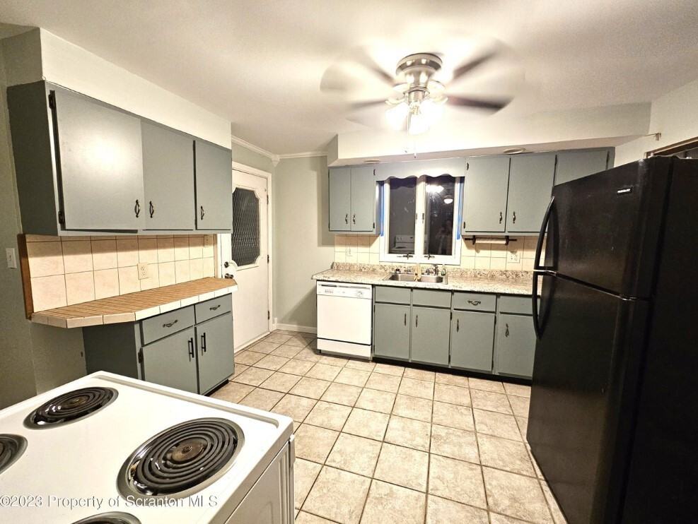 142 East Grace Street - Photo 3 of 19