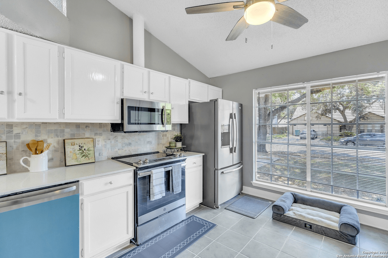 8005 Forest Cabin - Photo 2 of 9