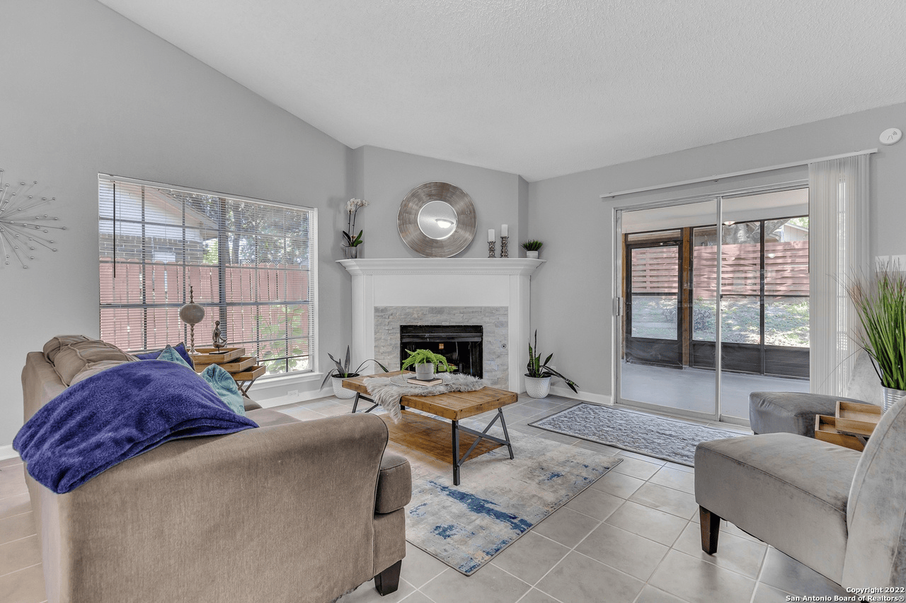 8005 Forest Cabin - Photo 4 of 9