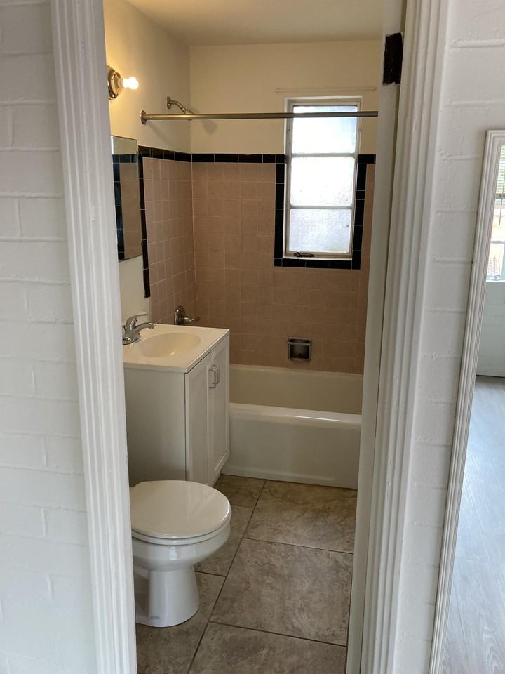 2503 E Blacklidge Dr #2503 - Photo 6 of 15