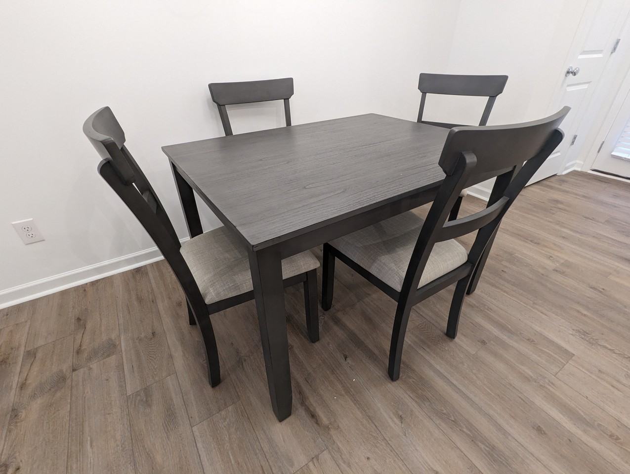 16134 Leading St - Photo 5 of 20