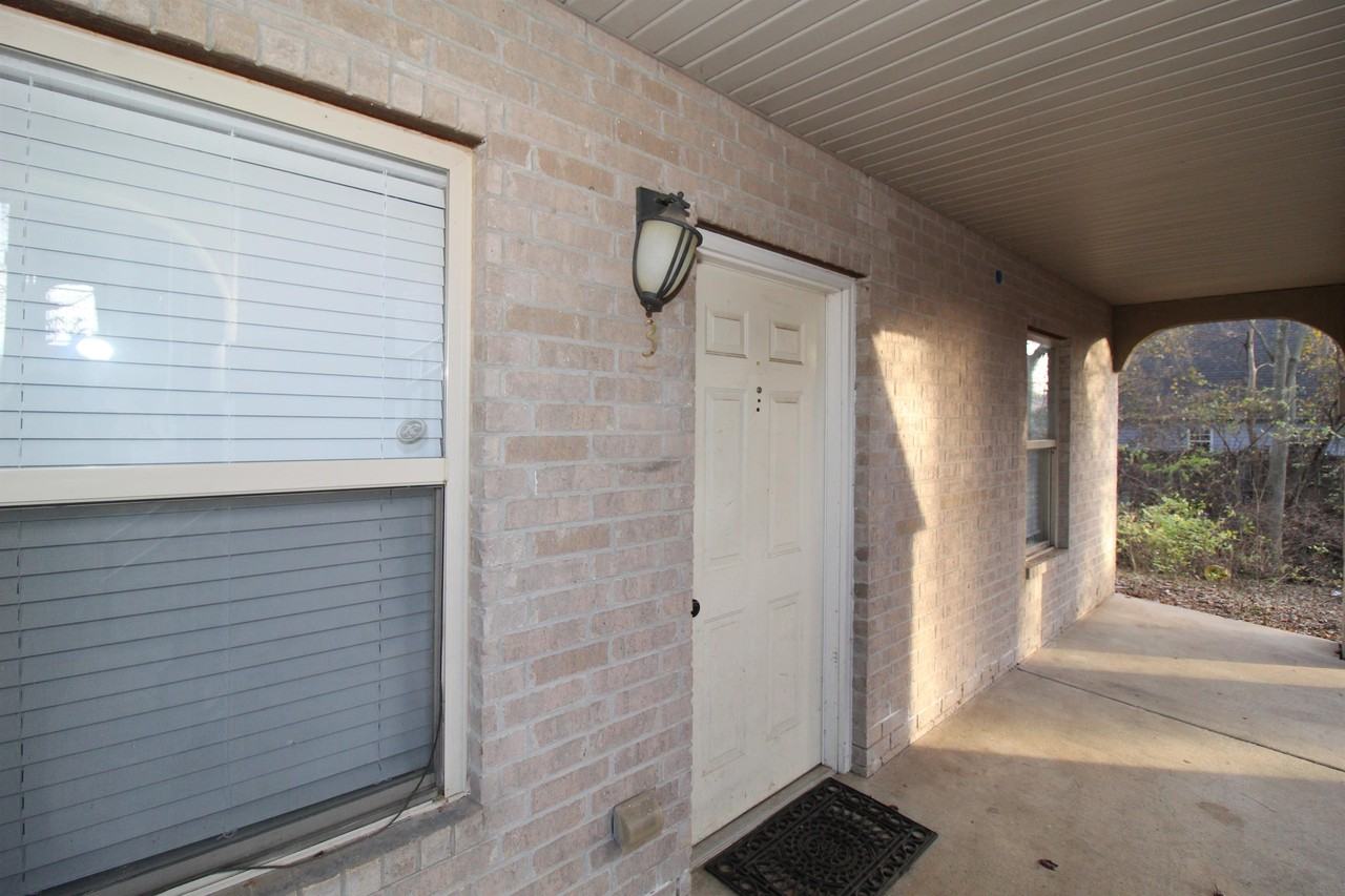 2068 N Leverett Ave #3