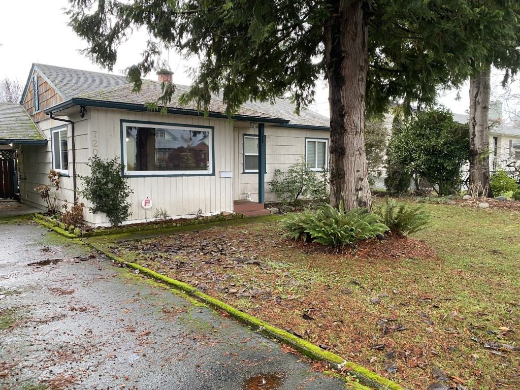720 Wharncliffe Rd #1 - Photo 3 of 20