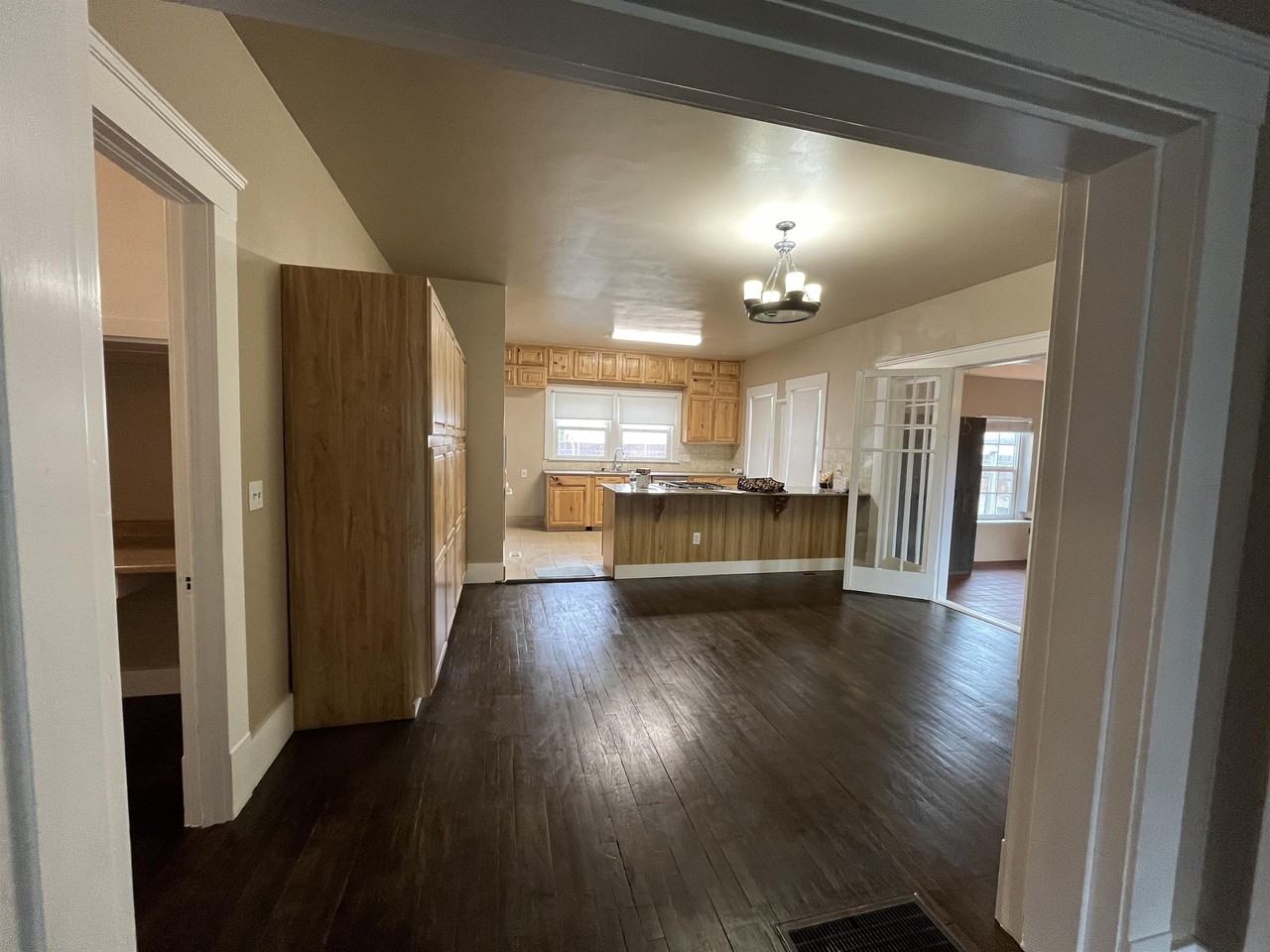 124 Katherine St #1 - Photo 4 of 27