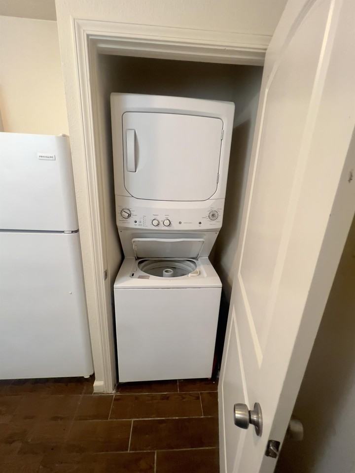 5311 Avenue O #SF - Photo 4 of 10