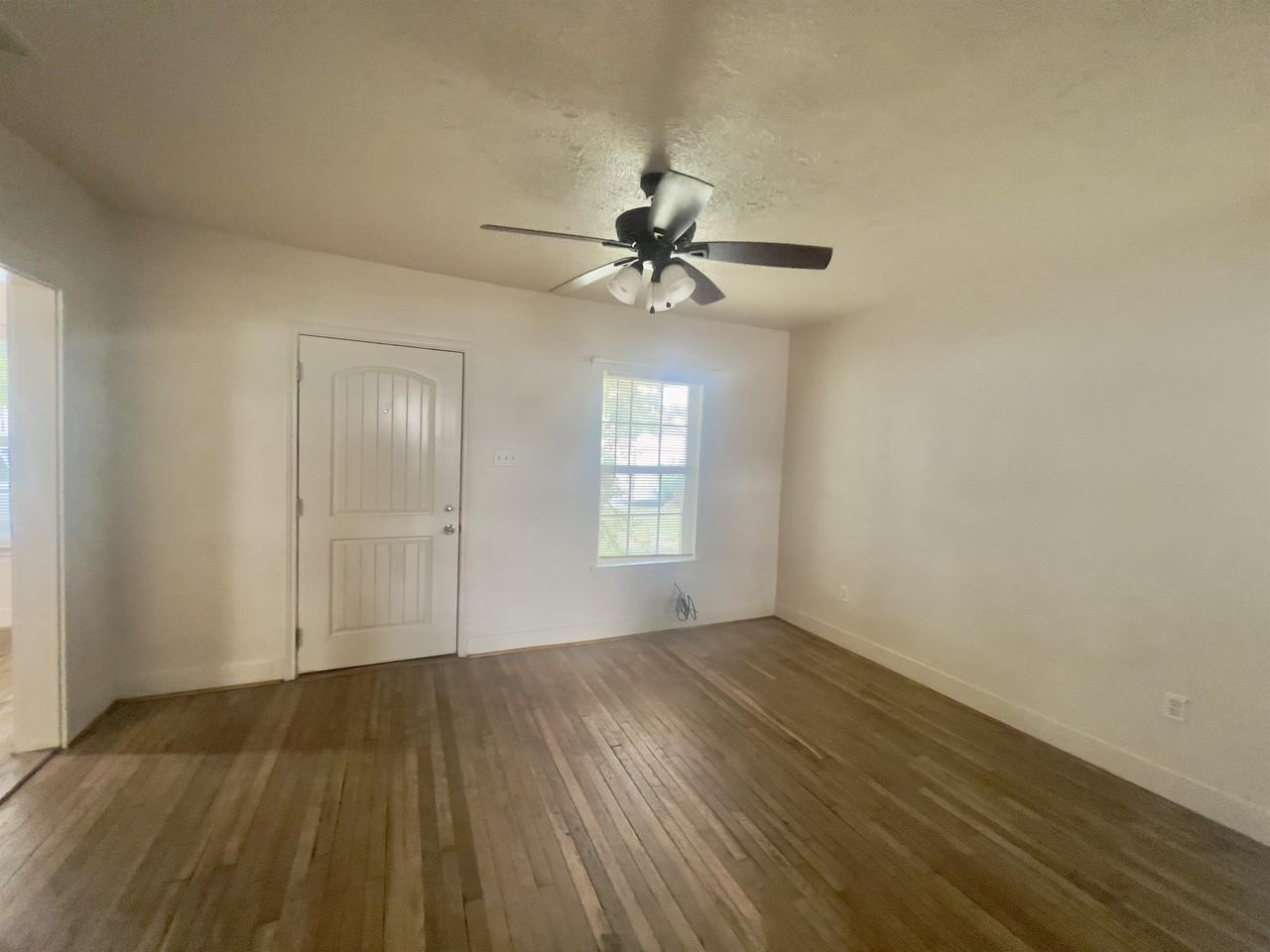 5311 Avenue O #SF - Photo 5 of 10