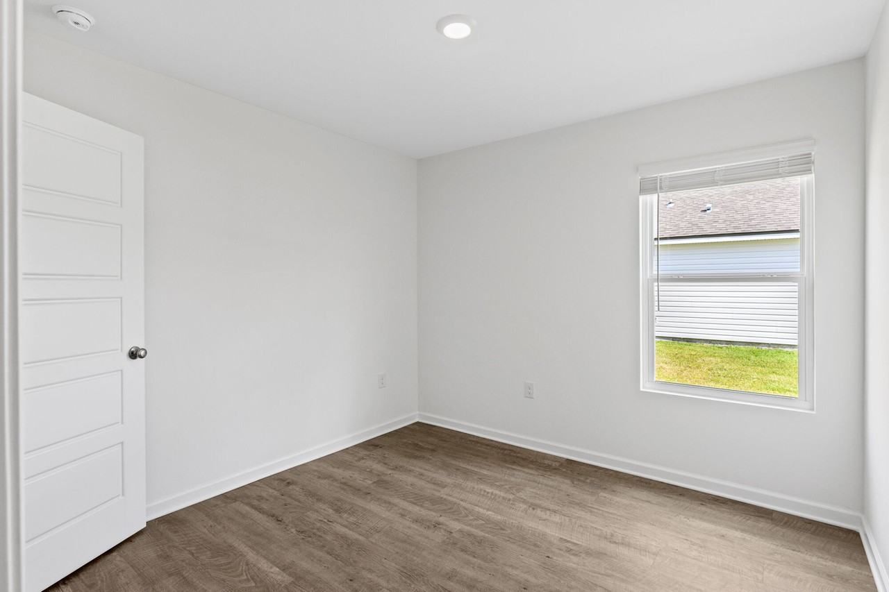 82 Brighton Dr - Photo 2 of 27