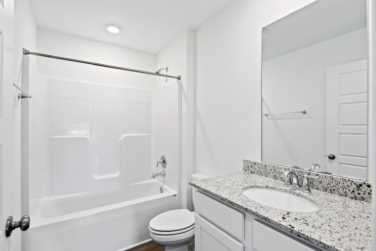 74 Brighton Dr - Photo 2 of 33