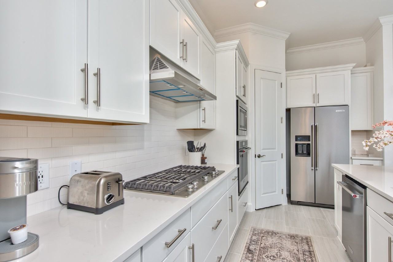 9280 Cormorant Dr - Photo 6 of 24