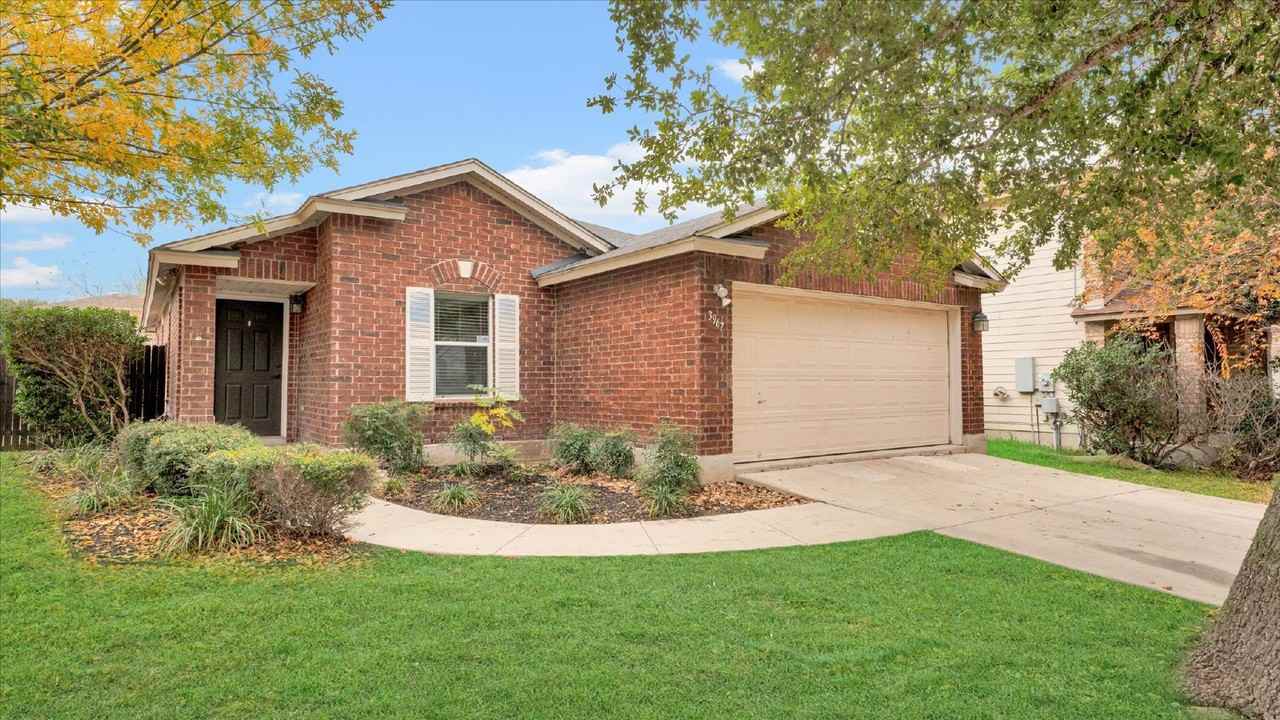 3967 Cherokee Blvd - Photo 2 of 39