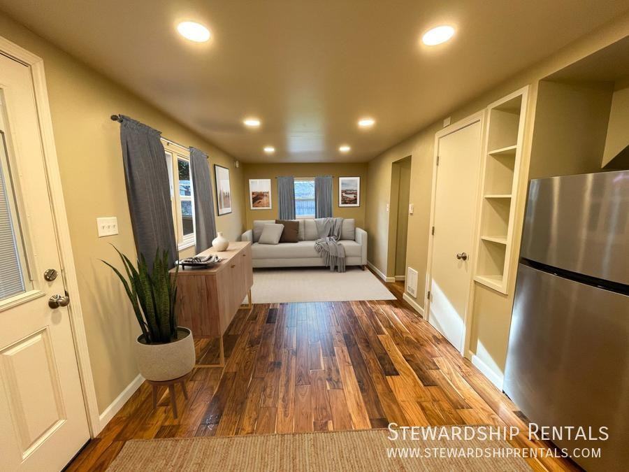 754 W 12th Ave #D - Photo 2 of 17