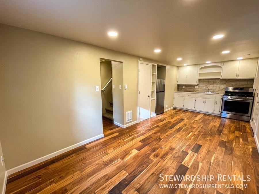 754 W 12th Ave #D - Photo 5 of 17