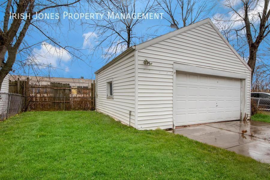 121 Hagen St - Photo 3 of 24