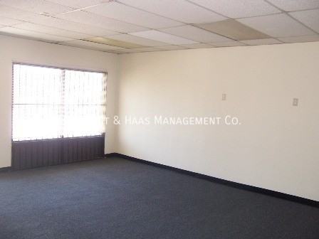 275 E Market St - Photo 2 of 13